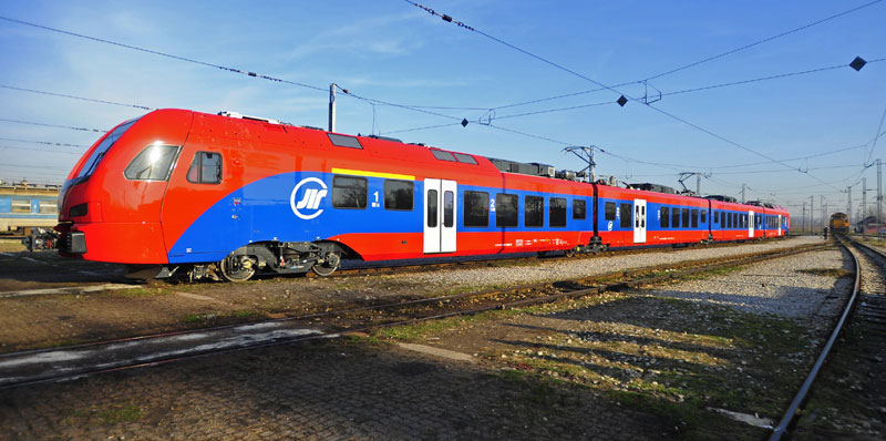 Штадлерове композиције не могу у Београд, вагони нижи од перона за чак 36 центиметара!