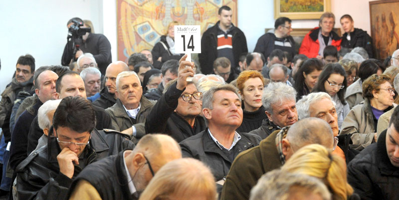 Аукција у Мадл` арту:Три слике плаћене скоро 10.000 евра