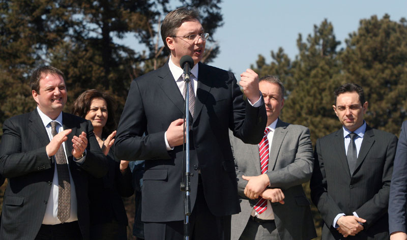 Вучић: Осигурана будућност Железаре; Потписан уговор са новим менаџментом