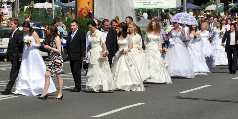 Колективно венчање 17. маја
