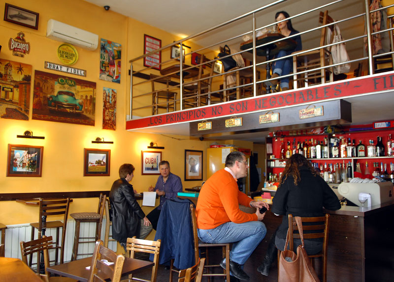 Инспекција рада: Конобари се крили у баштама кафића