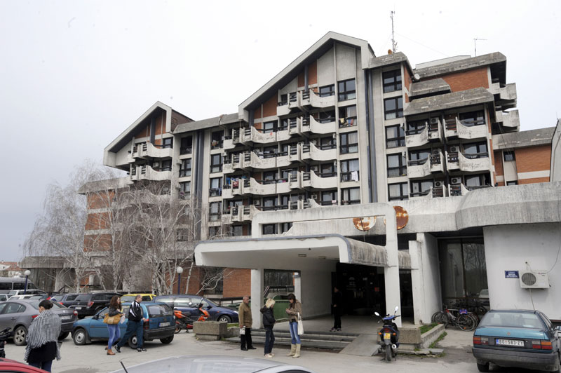 Бескућнике исељавају из хотела