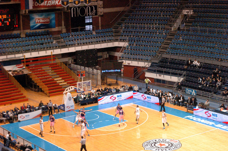 КЛС: Црно-бело разгибавање пред серију дербија