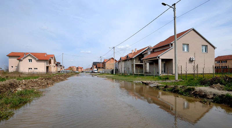 Земун плива у фекалијама!?