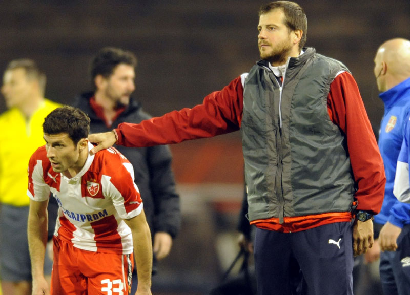 “Спорт”: Oдбрана постала проблем Лалатовићу, шансу чекају Јовановић и Мбођ