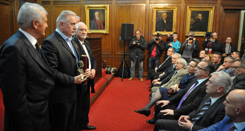 Признање „Капетан Mиша“ уручено Ратку Дмитровићу 