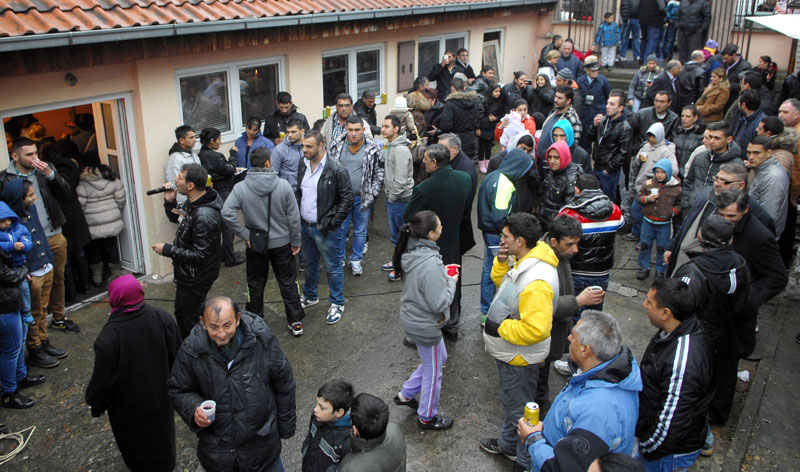 Роми без куће, посла и папира