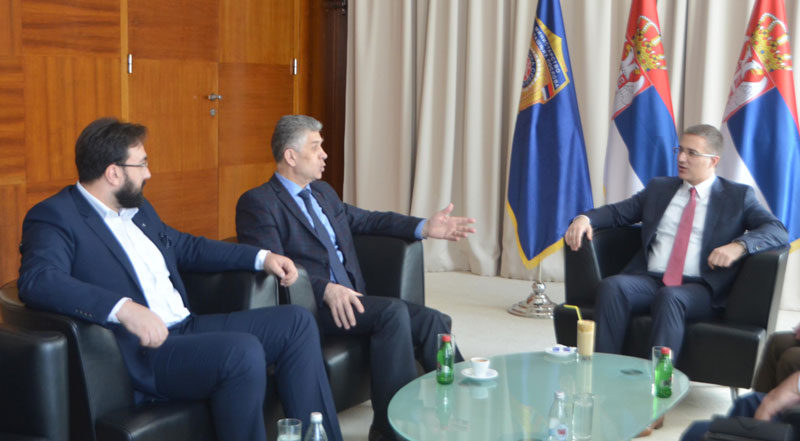 Стефановић и Угљанин: Економија и безбедност кључна питања