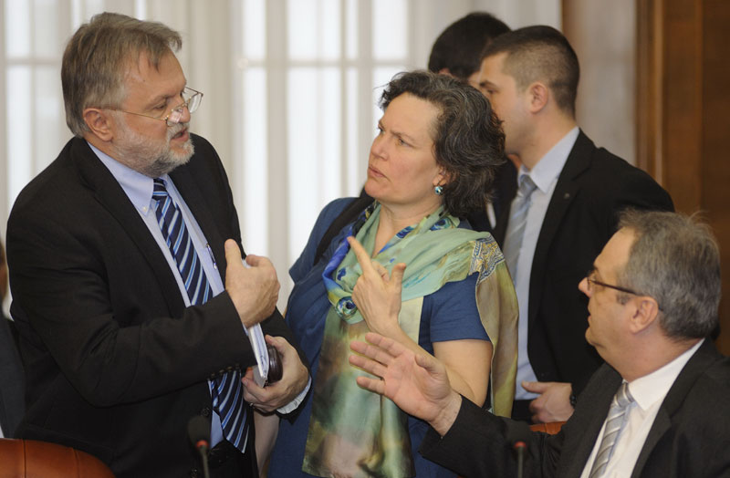 Расписан само 61 конкурс