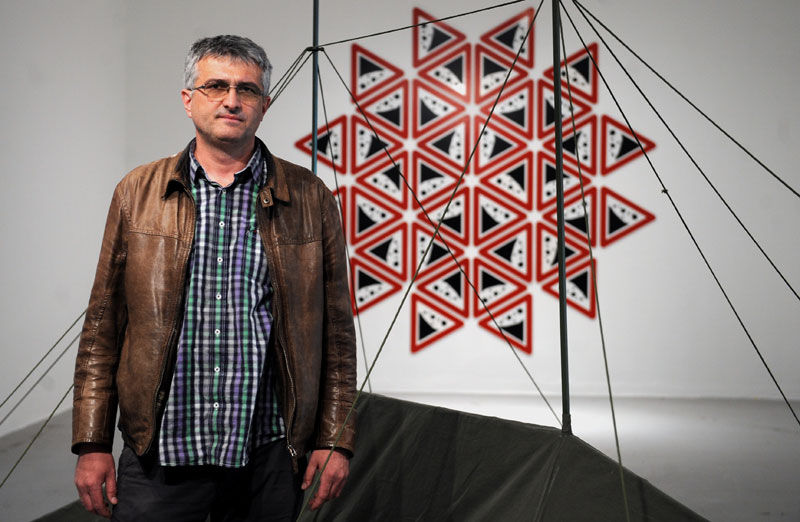 Радош Антонијевић: Историја у привременом смештају