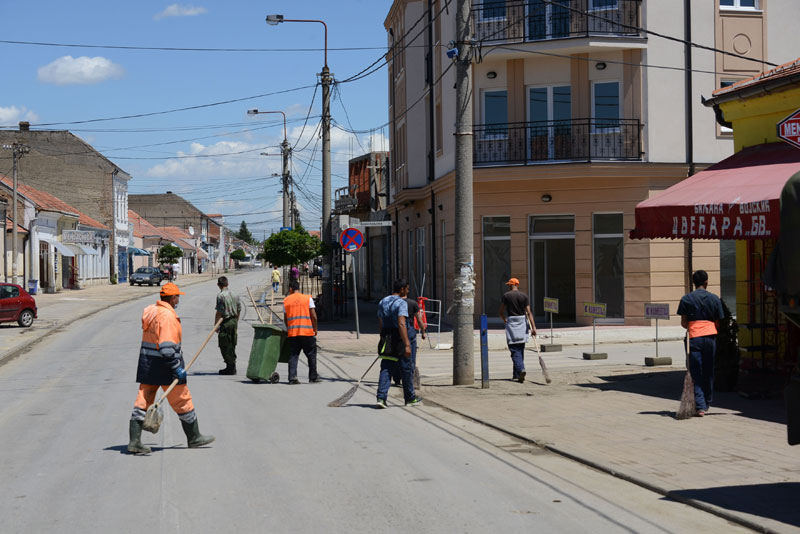 Од чишћења улица до сахрањивања