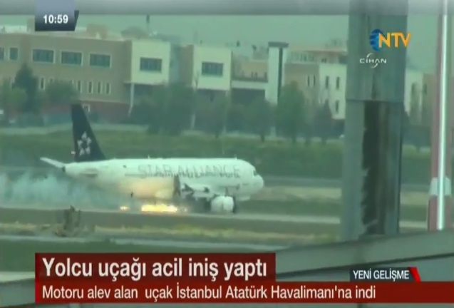 Истанбул: Aвион Tуркиш ерлаjнза принудно слетео због запаљеног мотора (ВИДЕО)