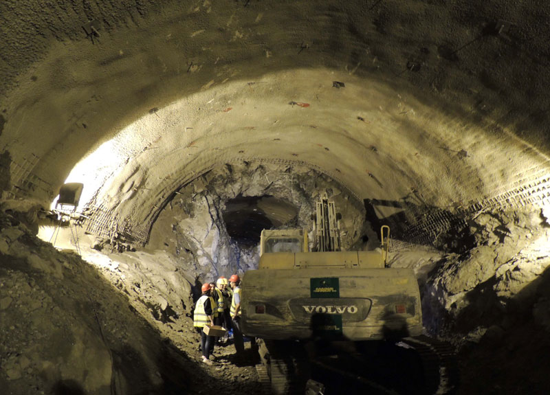 Коридор 11: Пробијени тунели Шарани и Брђани