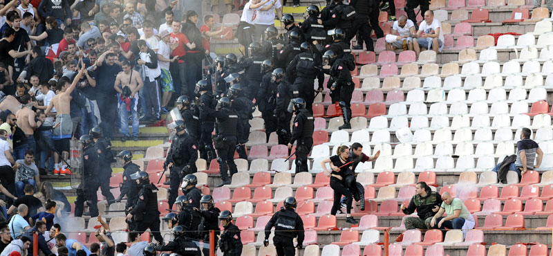 Благе казне за хаос на дербију: Вечитима кроз прсте