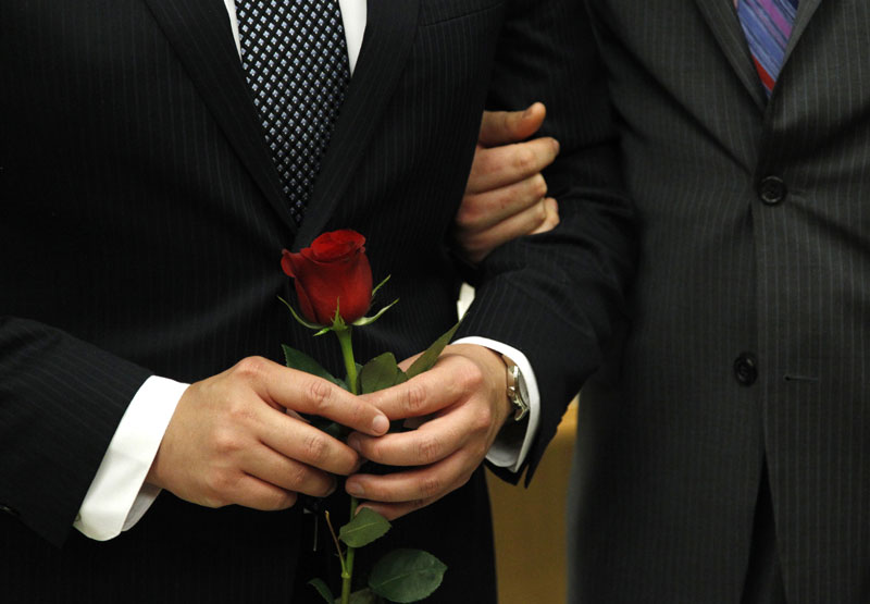 Србија у скорије време без геј бракова 