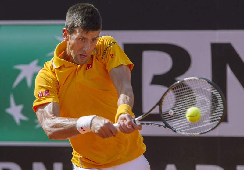 ВИДЕО: Пампур погодио Новака у нос, организатори пустили стару химну Србије