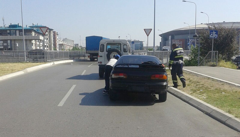 Малолетни делинквенти - странци колима дивљали по Београду, тужилаштво их пустило иако живе у престоници!