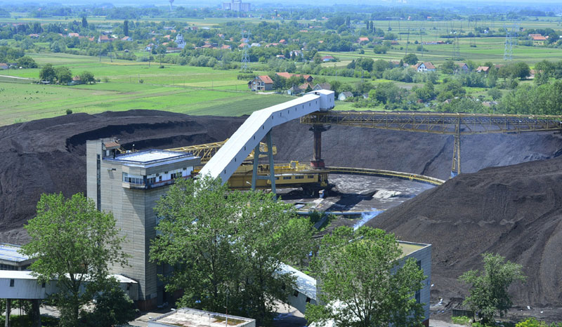 Од пепела граде путеве