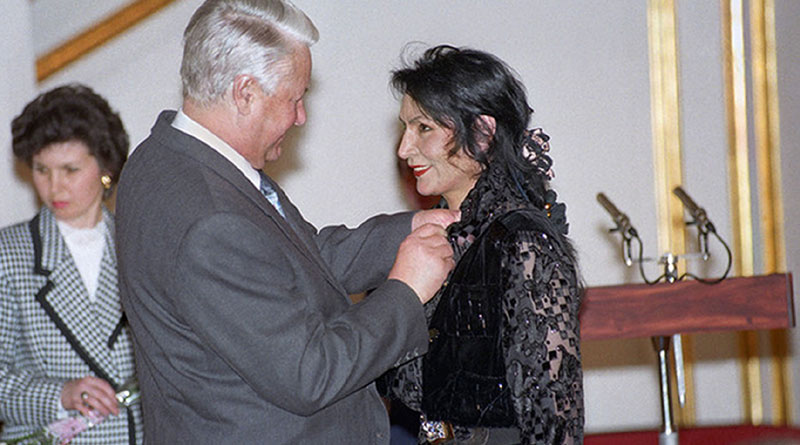 Одлазак Џуне, жене коjа jе лечила све