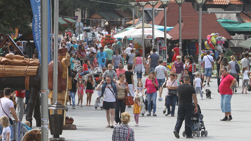 Грађанима ваучери за одмор у Србији