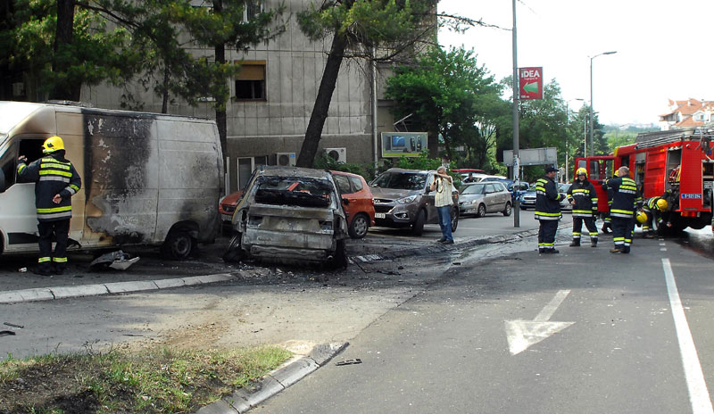 Мобилним телефоном активирали ауто-бомбу