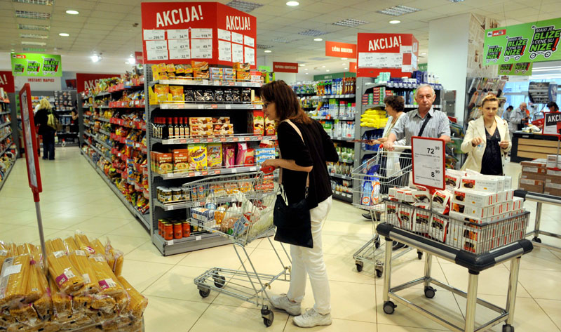 Срби корпу пуне само акциjама