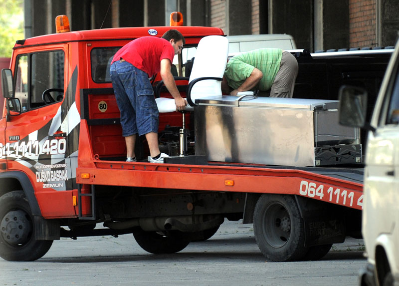 Плене ципеле да наплате порез