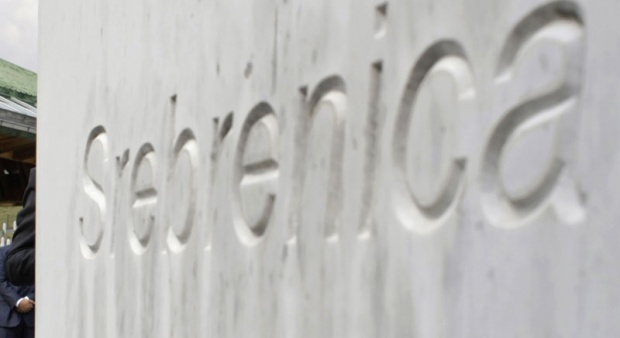 Ловац на нацисте: Апсурдно је поредити Сребреницу са холокаустом