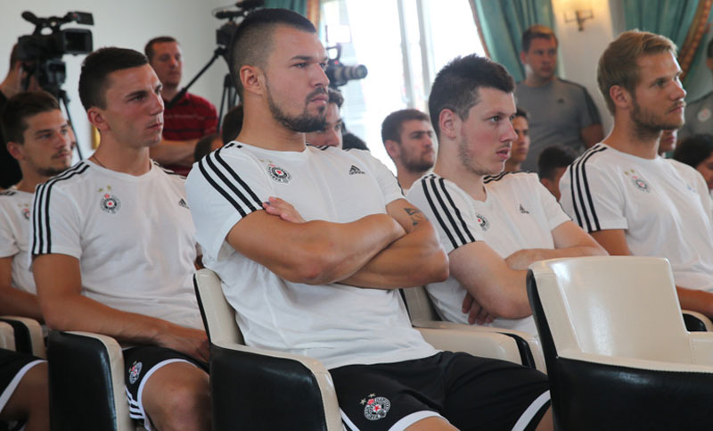 Божинов на пуном гасу