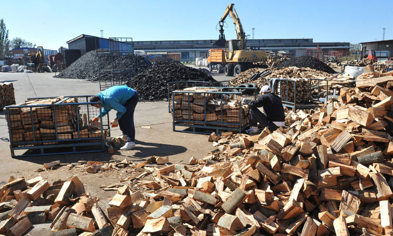 Угаљ хлади новчанике