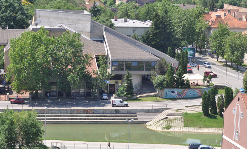 Мобилни о трошку грађана