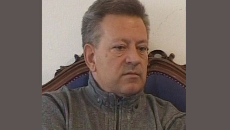 Лазар пред црквом Лазарицом