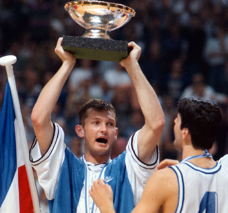 Паспаљ о поновном окупљању асова: Златно славље на нашем балкону