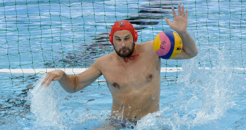 Соро чека дозволу да брани за Бразил