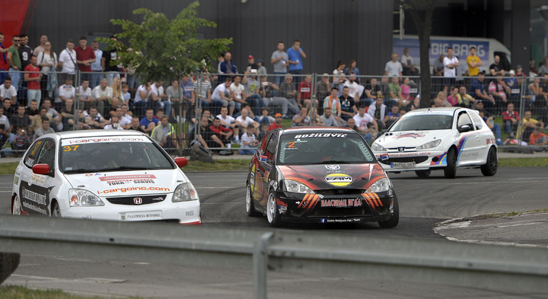 Вулин и Удовичић отворили легендарну трку на Ушћу