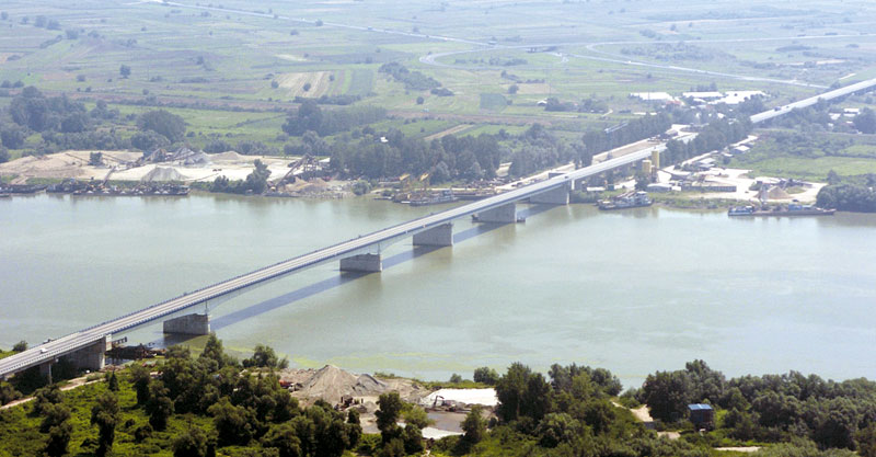 Мост на Сави чека мајсторе