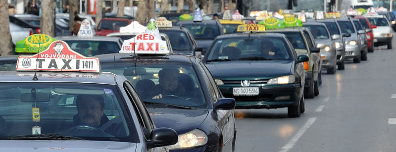 Београд: Таксисти траже отпис дугова