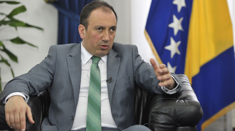 Црнадак: Британија уноси нове поделе