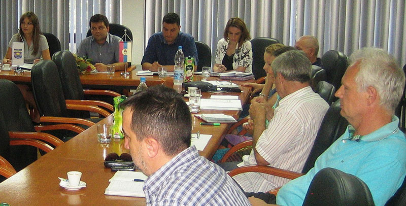 РС: Брaтски прoтив пoплaвa