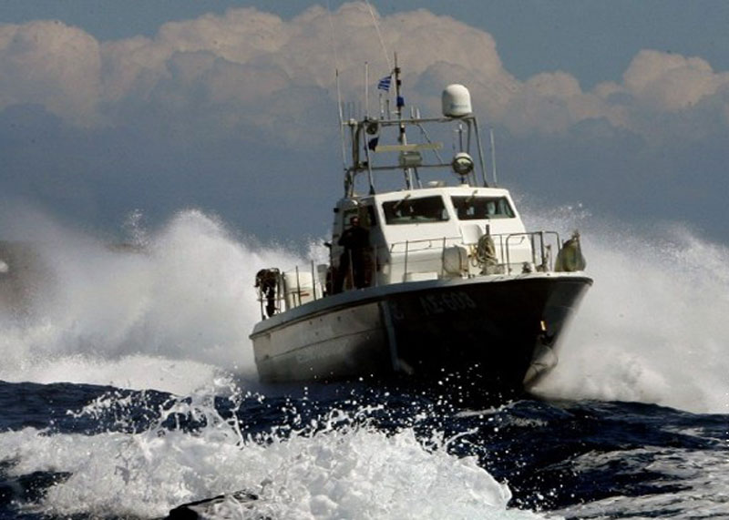 Преврнуо се туристички брод у близини обале Анталије, двоје се утопило