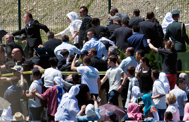 Галијашевић: Нападачи на Вучића добили сигнал из Сарајева и Лондона