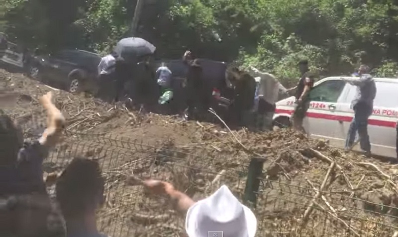 Снимак напада на премијера Вучића: Убиј га! (ВИДЕО)