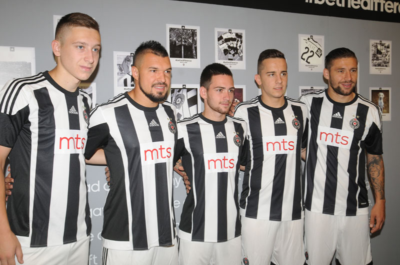 Партизан представио дрес за нову сезону
