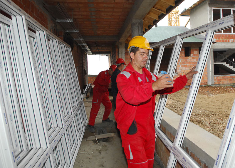 Бизнис побегао у предграђе