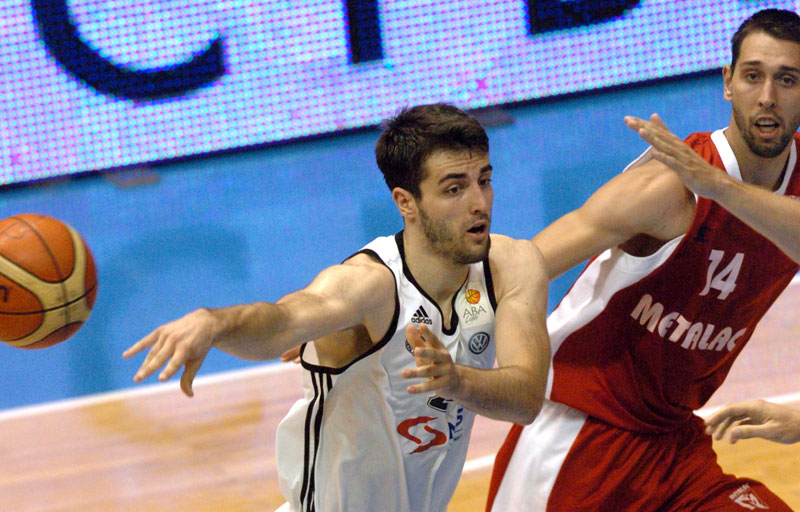 Црно-бели тунел: Дугови Партизана провоцирају осипање играчког кадра али и амбиција