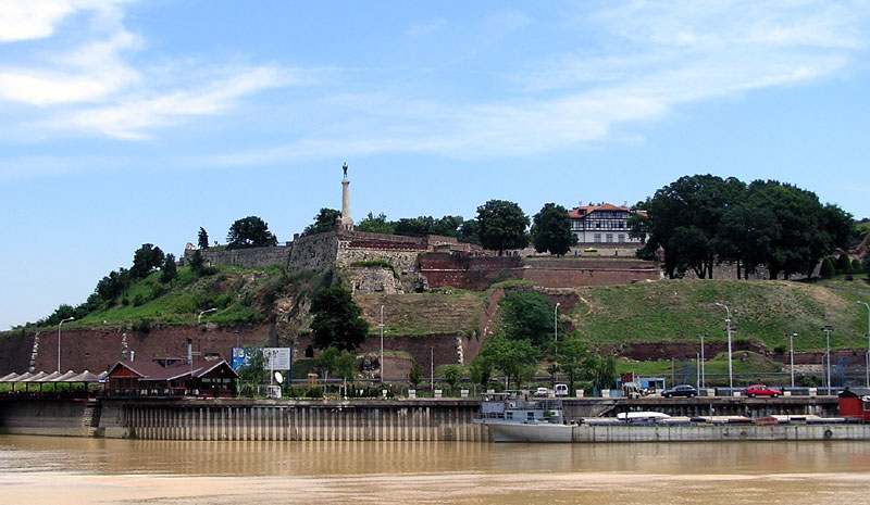 Индипендент: 48 сати у Београду