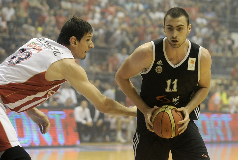 Милутинов и даље бира