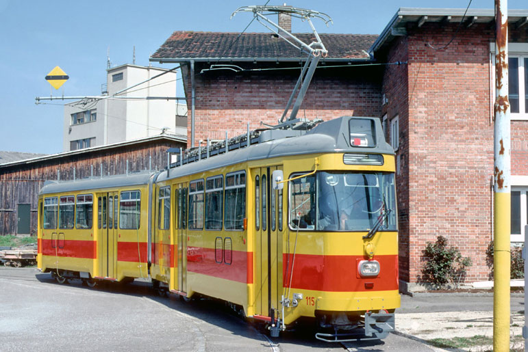 Два модела трамваја стижу из Швајцарске