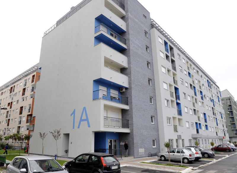 Смрдљиве зграде сад руше