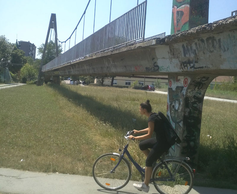 Чувени зрењанински мост на сувом вапи за реком